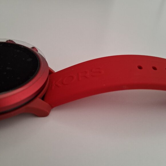 MKT5073 Michael Kors MKGO ACCESS SMARTWATCH - Zegarek.net Michael Kors Access MKGO Smartwatch – Red (MKT5073)